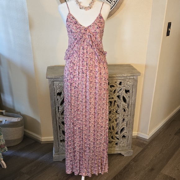 Colorblock Dresses & Skirts - Chic Floral Maxi Dress in Pink and Purple New